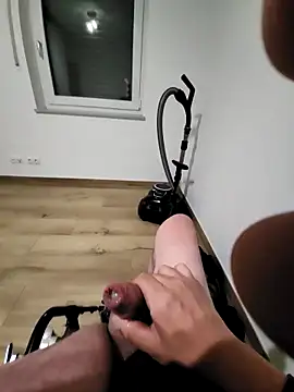 Flotschy85 online show from September 26, 2025, 10:16 pm