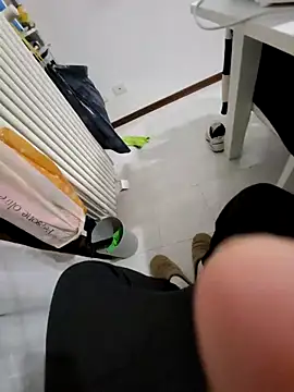 Snapshot of giova17cm chatting on January 6, 2026, 10:25 pm giova17cm online show from January 6, 2026, 10:25 pm