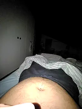 Snapshot of giova17cm chatting on October 23, 2025, 8:51 pm giova17cm online show from October 23, 2025, 8:51 pm