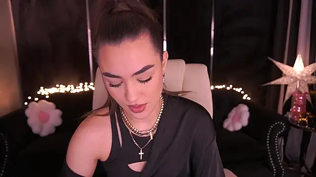 EricaSin online show from April 21, 2026, 6:20 am