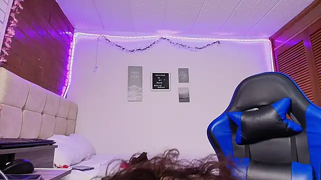 dulce mariaa    online show from September 11, 2025, 11:43 am