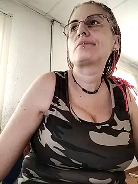 Snapshot of est_82 chatting on September 15, 2025, 7:53 am est 82 online show from September 15, 2025, 7:53 am