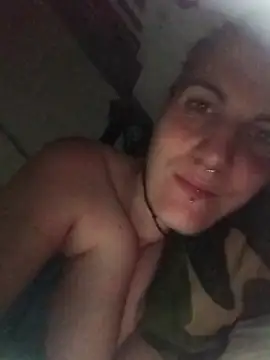 Snapshot of est_82 chatting on September 15, 2025, 9:59 pm est 82 online show from September 15, 2025, 9:59 pm