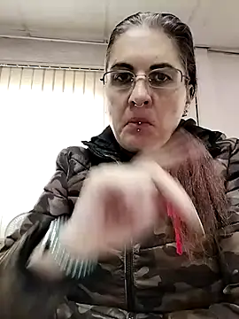 Snapshot of est_82 chatting on October 16, 2025, 7:38 am est 82 online show from October 16, 2025, 7:38 am