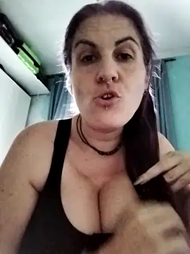 Snapshot of est_82 chatting on September 21, 2025, 5:29 pm est 82 online show from September 21, 2025, 5:29 pm
