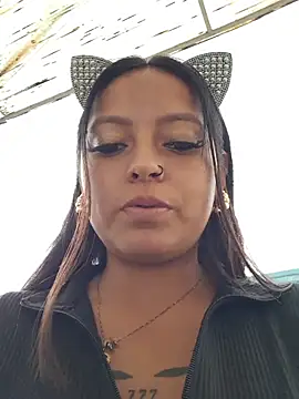 Snapshot of LunaHot_777 chatting on November 13, 2025, 6:12 pm LunaHot 777 online show from November 13, 2025, 6:12 pm