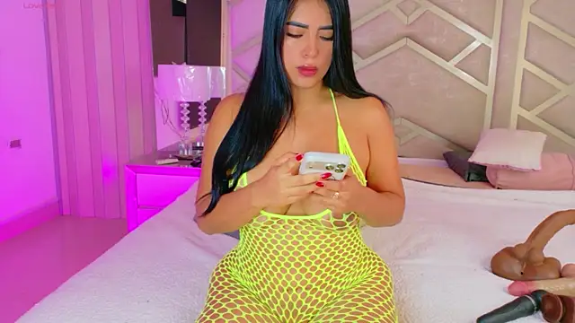 RoseMariee  online show from May 31, 2026, 1:39 pm