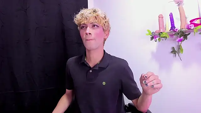 Cooperrosscute233 online show from September 18, 2025, 6:55 pm