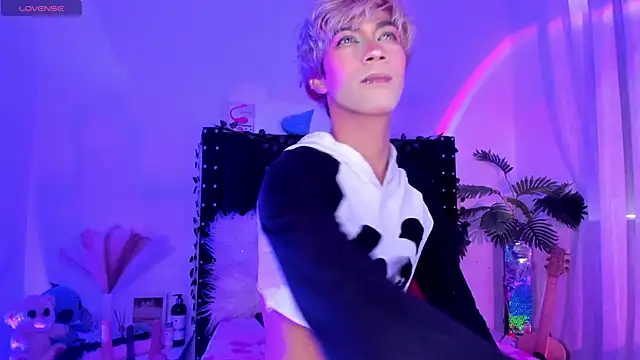 Snapshot of Cooperrosscute233 chatting on January 15, 2026, 8:34 pm Cooperrosscute233 online show from January 15, 2026, 8:34 pm