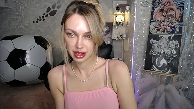 Snapshot of NickyAdamidi chatting on June 24, 2026, 4:27 pm NickyAdamidi online show from June 24, 2026, 4:27 pm