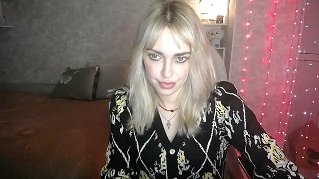 NickyAdamidi online show from October 6, 2025, 4:19 pm