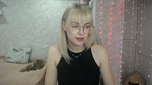 NickyAdamidi online show from September 18, 2025, 4:10 pm