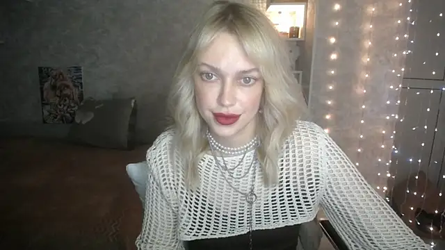 NickyAdamidi online show from October 4, 2025, 3:57 pm