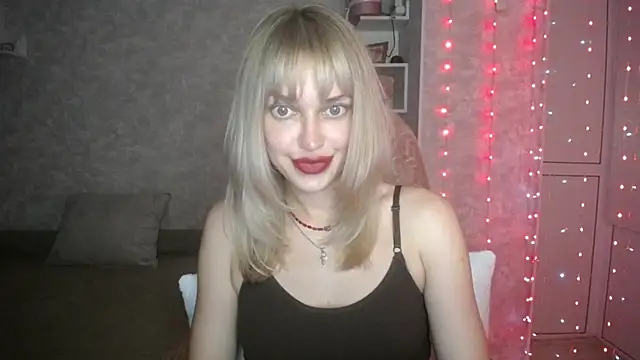 NickyAdamidi online show from September 8, 2025, 5:23 pm