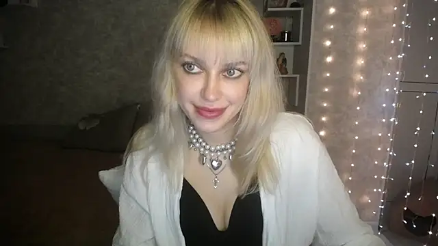 NickyAdamidi online show from September 25, 2025, 4:13 pm