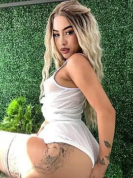 Snapshot of MystiqueXXX chatting on September 13, 2025, 1:33 pm MystiqueXXX online show from September 13, 2025, 1:33 pm