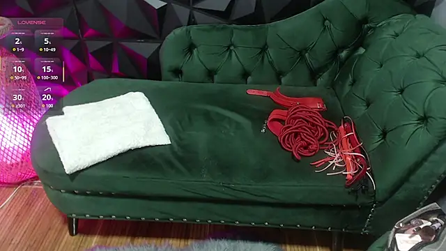 Snapshot of helenasaenz chatting on October 24, 2025, 12:48 pm helenasaenz online show from October 24, 2025, 12:48 pm