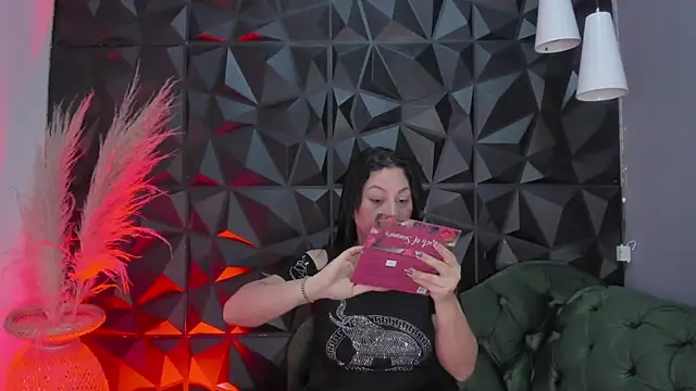 helenasaenz online show from December 15, 2025, 12:22 pm