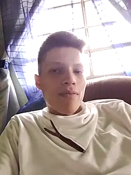 Snapshot of elinnki chatting on September 22, 2025, 5:52 pm elinnki online show from September 22, 2025, 5:52 pm