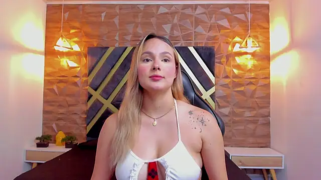 Snapshot of Emmaa_white_ chatting on April 22, 2026, 5:20 pm Emmaa white online show from April 22, 2026, 5:20 pm