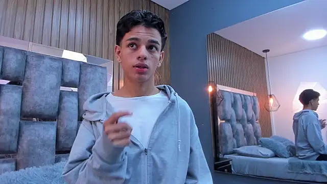 owen  johnson online show from December 18, 2025, 11:47 am