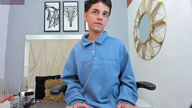 Snapshot of owen__johnson chatting on October 7, 2025, 12:39 pm owen johnson online show from October 7, 2025, 12:39 pm