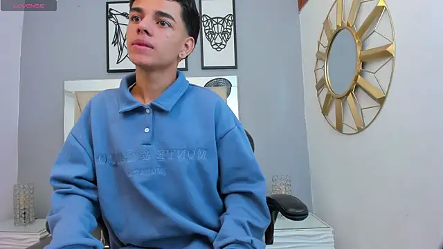 Snapshot of owen__johnson chatting on October 15, 2025, 11:40 am owen johnson online show from October 15, 2025, 11:40 am