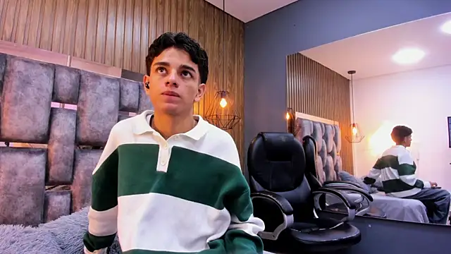 Snapshot of owen__johnson chatting on February 28, 2026, 12:05 pm owen johnson online show from February 28, 2026, 12:05 pm