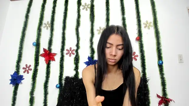 Camila Martiinez online show from November 21, 2025, 8:41 pm