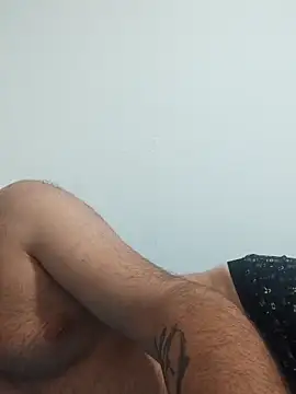 Snapshot of Ynsemr chatting on September 28, 2025, 9:44 pm Ynsemr online show from September 28, 2025, 9:44 pm