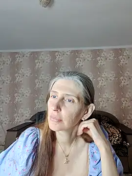 CandiCole online show from July 8, 2026, 5:52 am