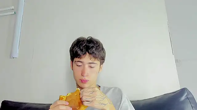  DantFox  online show from September 16, 2025, 6:42 pm