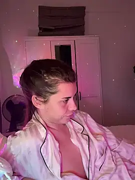 AlitaNova online show from October 7, 2025, 11:06 pm