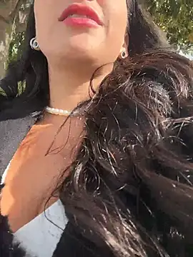 Ninabigtitied online show from November 2, 2025, 11:37 am