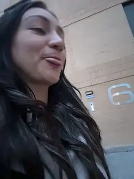 Ninabigtitied online show from November 23, 2025, 5:01 pm