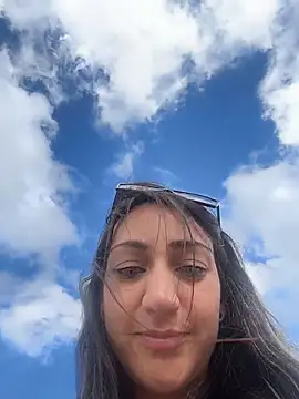 Ninabigtitied online show from November 28, 2025, 2:50 pm