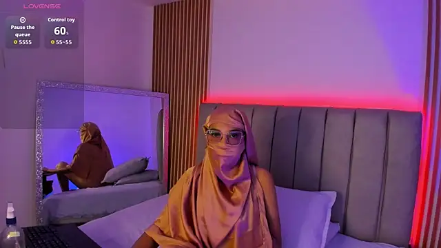 naishaa  online show from September 24, 2025, 6:47 pm