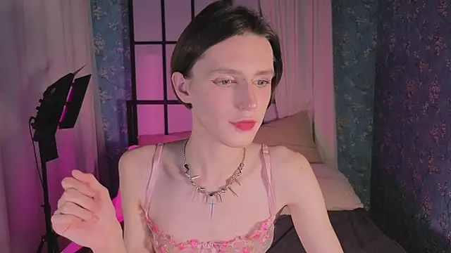 madi snow online show from November 9, 2025, 12:20 pm