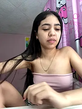 Snapshot of _Alix_7 chatting on October 10, 2025, 2:07 pm Alix 7 online show from October 10, 2025, 2:07 pm