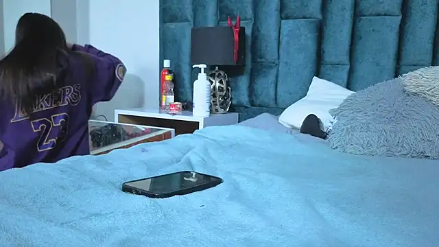 Emma Foxi online show from April 4, 2026, 12:01 pm