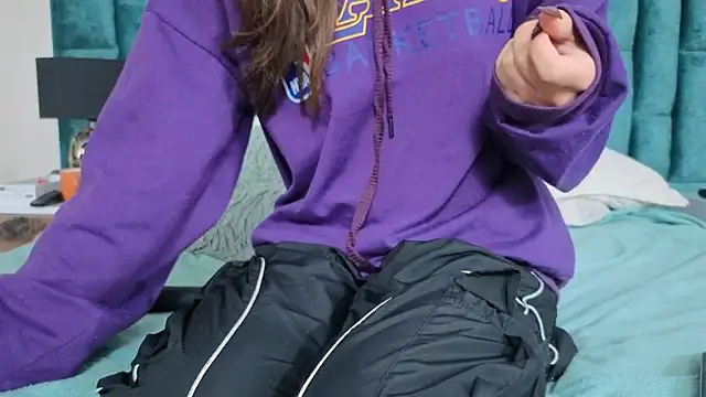 Emma Foxi online show from November 29, 2025, 2:55 am