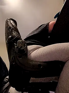 Snapshot of TheMistyPrice chatting on November 10, 2025, 12:10 pm TheMistyPrice online show from November 10, 2025, 12:10 pm