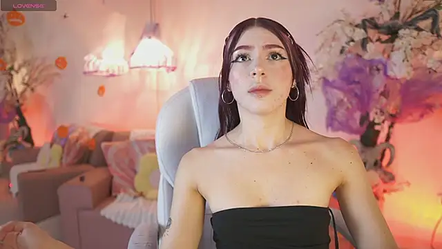 Snapshot of JadeSummerr chatting on October 18, 2025, 11:45 am JadeSummerr online show from October 18, 2025, 11:45 am