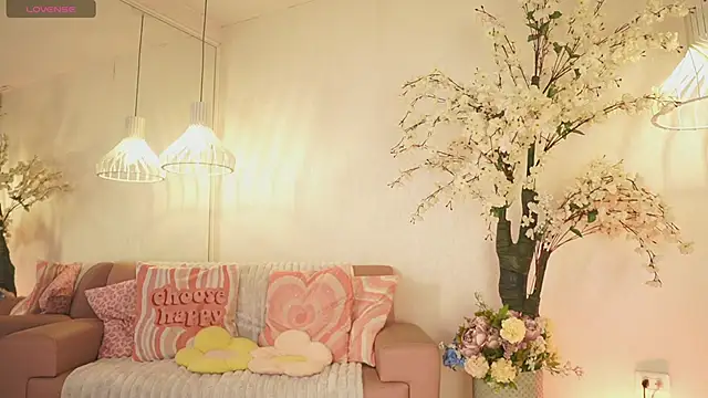 Snapshot of JadeSummerr chatting on November 6, 2025, 11:36 am JadeSummerr online show from November 6, 2025, 11:36 am