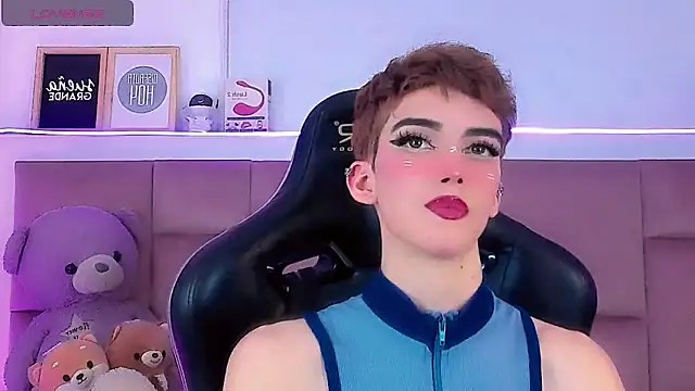 Baby FenixTS online show from February 8, 2026, 6:44 am