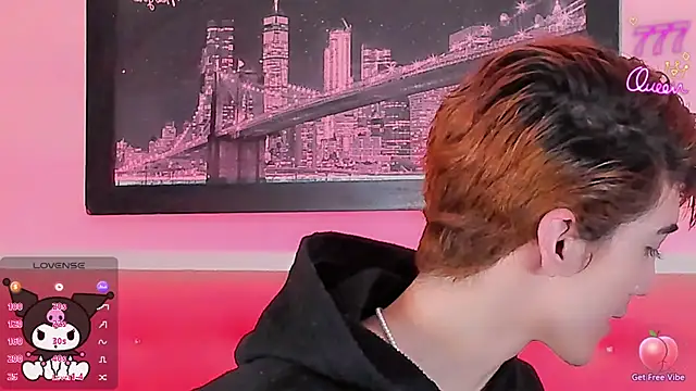 Baby FenixTS online show from April 17, 2026, 9:39 pm