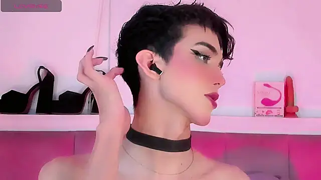 Baby FenixTS online show from November 6, 2025, 8:29 am