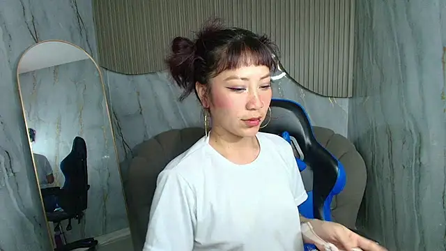 Snapshot of valentina_r_ chatting on January 11, 2026, 2:51 am valentina r online show from January 11, 2026, 2:51 am