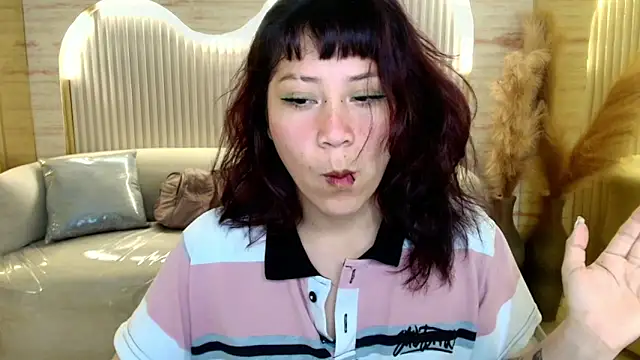 Snapshot of valentina_r_ chatting on February 3, 2026, 7:41 pm valentina r online show from February 3, 2026, 7:41 pm