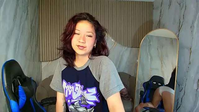 Snapshot of valentina_r_ chatting on December 19, 2025, 3:10 am valentina r online show from December 19, 2025, 3:10 am